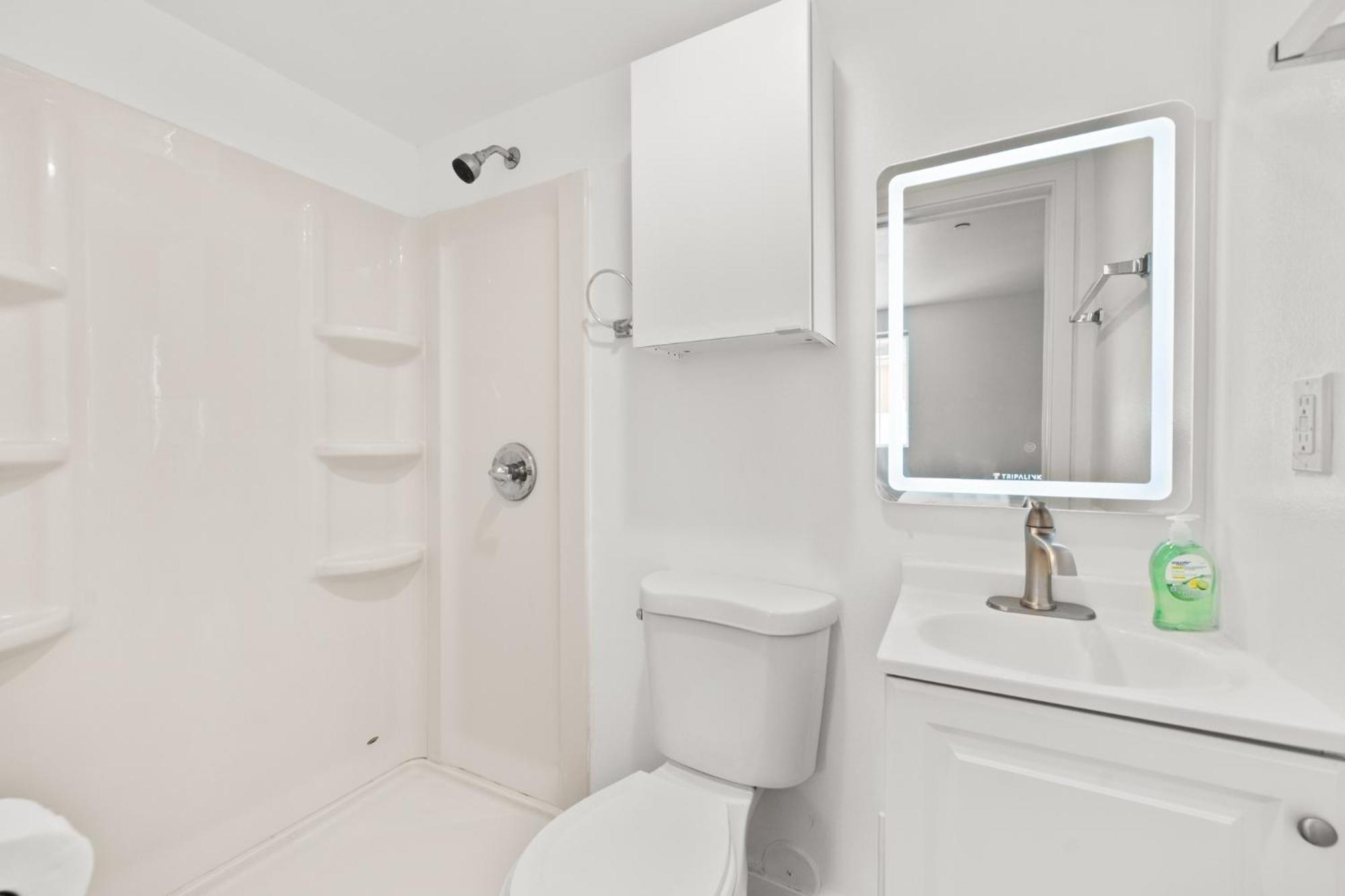 Modern Getaway In The Heart Of La Near Usc, Private Room With Share Living Room And Kitchen Los Angeles Extérieur photo