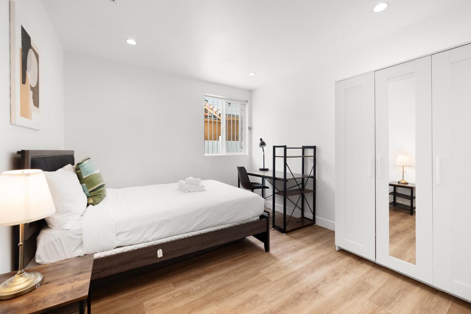 Modern Getaway In The Heart Of La Near Usc, Private Room With Share Living Room And Kitchen Los Angeles Extérieur photo