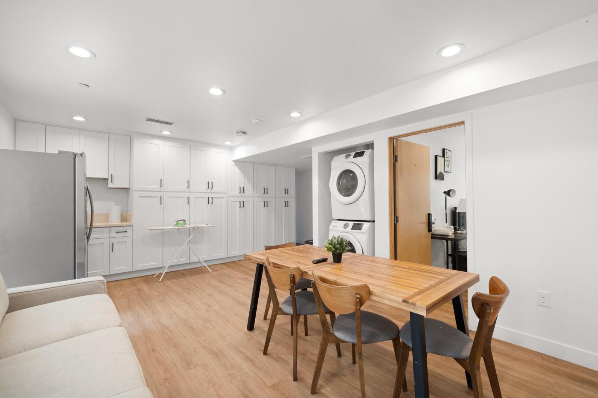 Modern Getaway In The Heart Of La Near Usc, Private Room With Share Living Room And Kitchen Los Angeles Extérieur photo