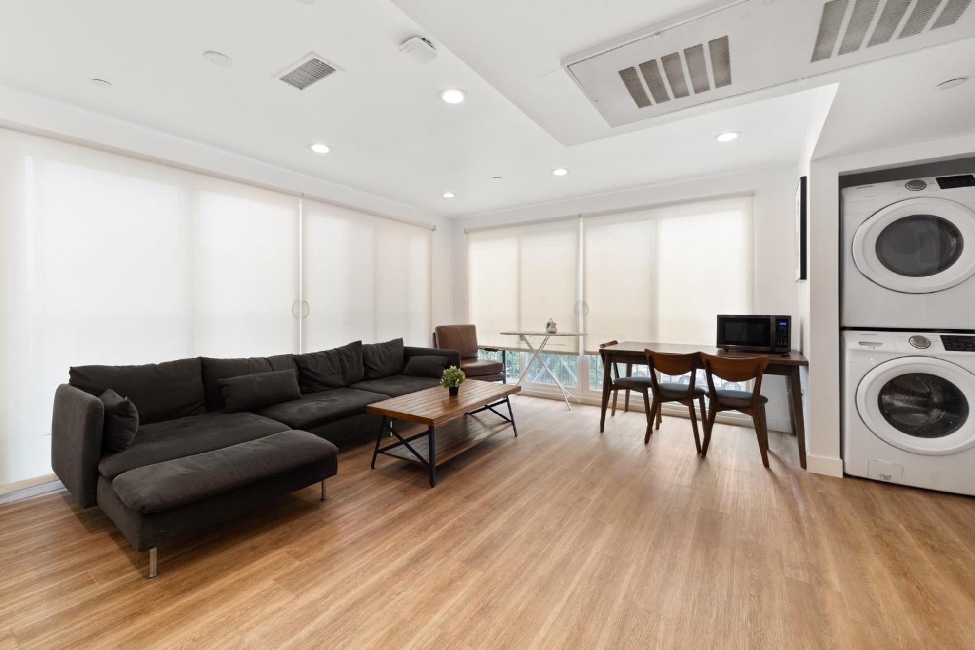 Modern Getaway In The Heart Of La Near Usc, Private Room With Share Living Room And Kitchen Los Angeles Extérieur photo
