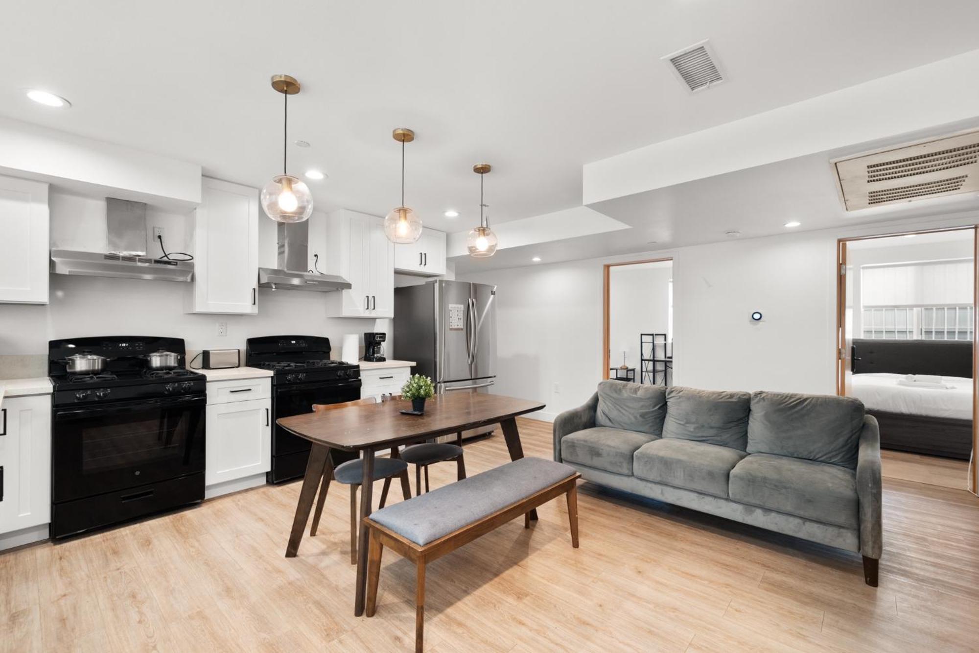 Modern Getaway In The Heart Of La Near Usc, Private Room With Share Living Room And Kitchen Los Angeles Extérieur photo