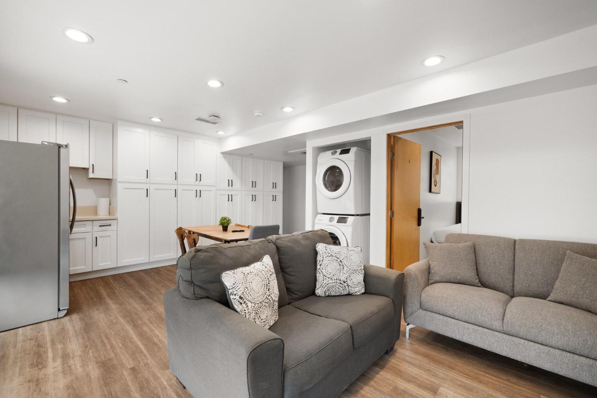 Modern Getaway In The Heart Of La Near Usc, Private Room With Share Living Room And Kitchen Los Angeles Extérieur photo