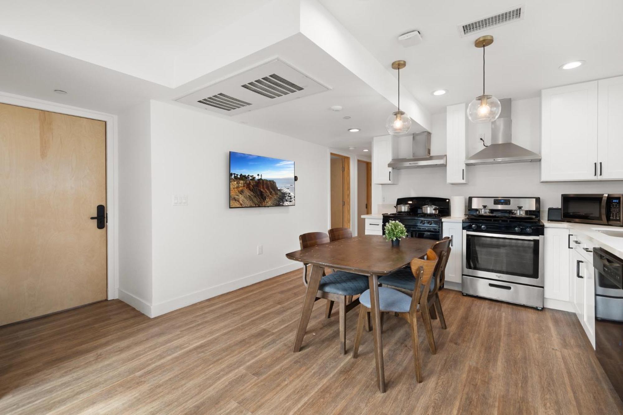 Modern Getaway In The Heart Of La Near Usc, Private Room With Share Living Room And Kitchen Los Angeles Extérieur photo
