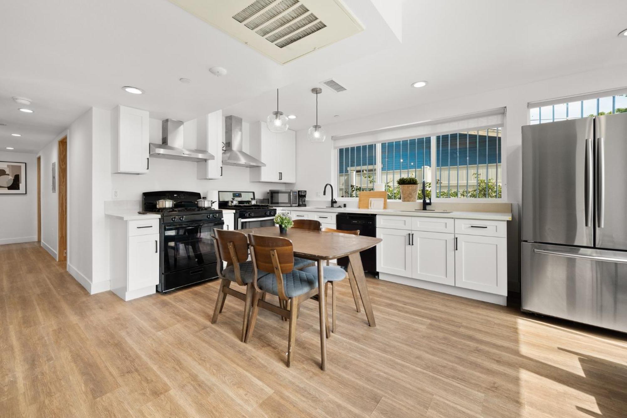 Modern Getaway In The Heart Of La Near Usc, Private Room With Share Living Room And Kitchen Los Angeles Extérieur photo